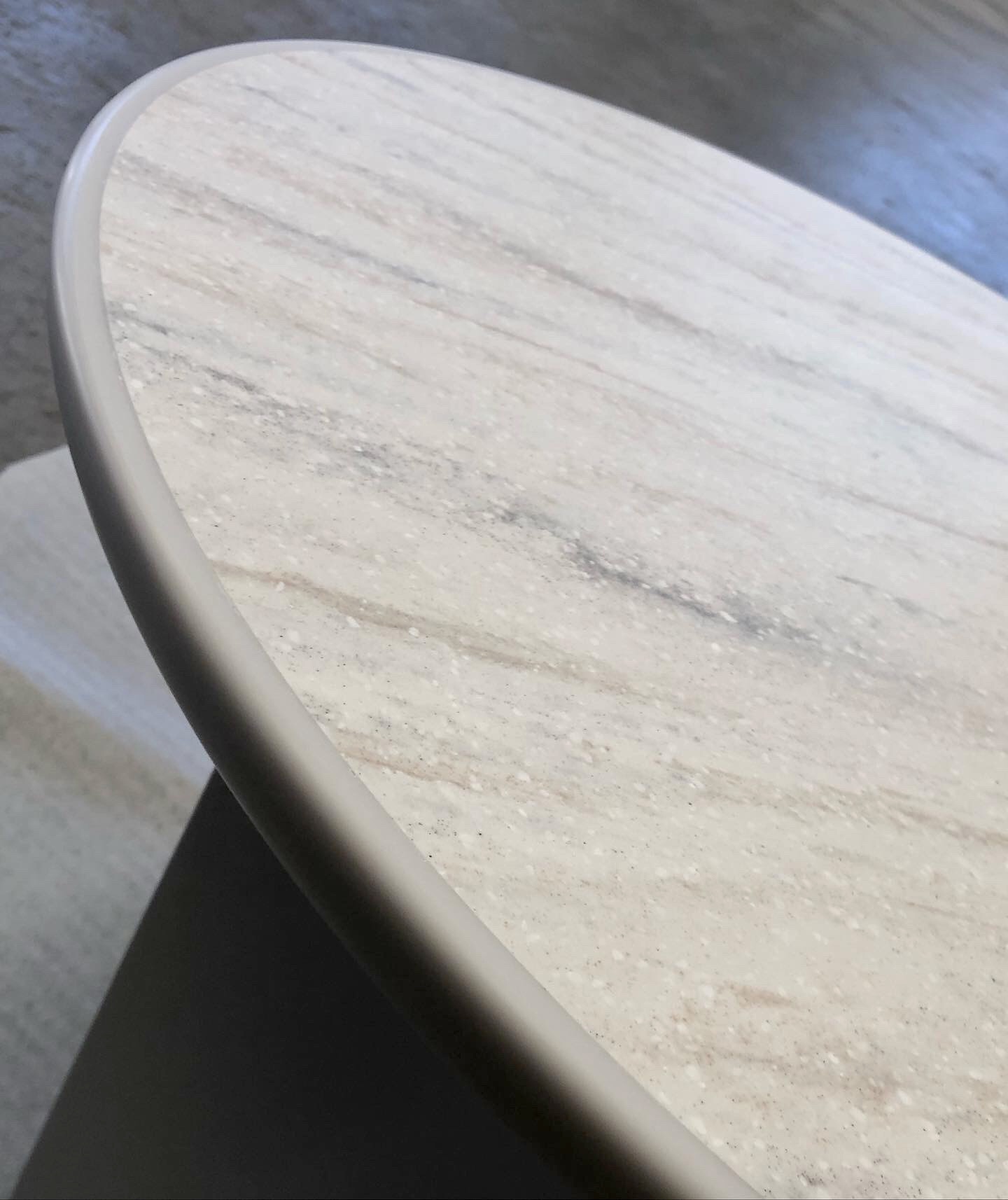 Lavorazione Corian su misura realizzata da Valmar Service a Torino